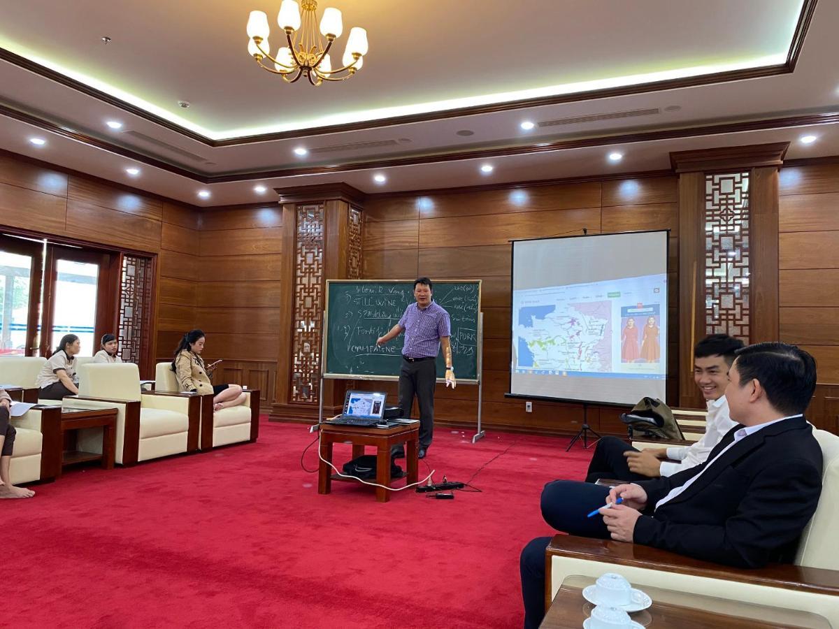 Khách Sạn A1 Lạng Sơn Esterno foto