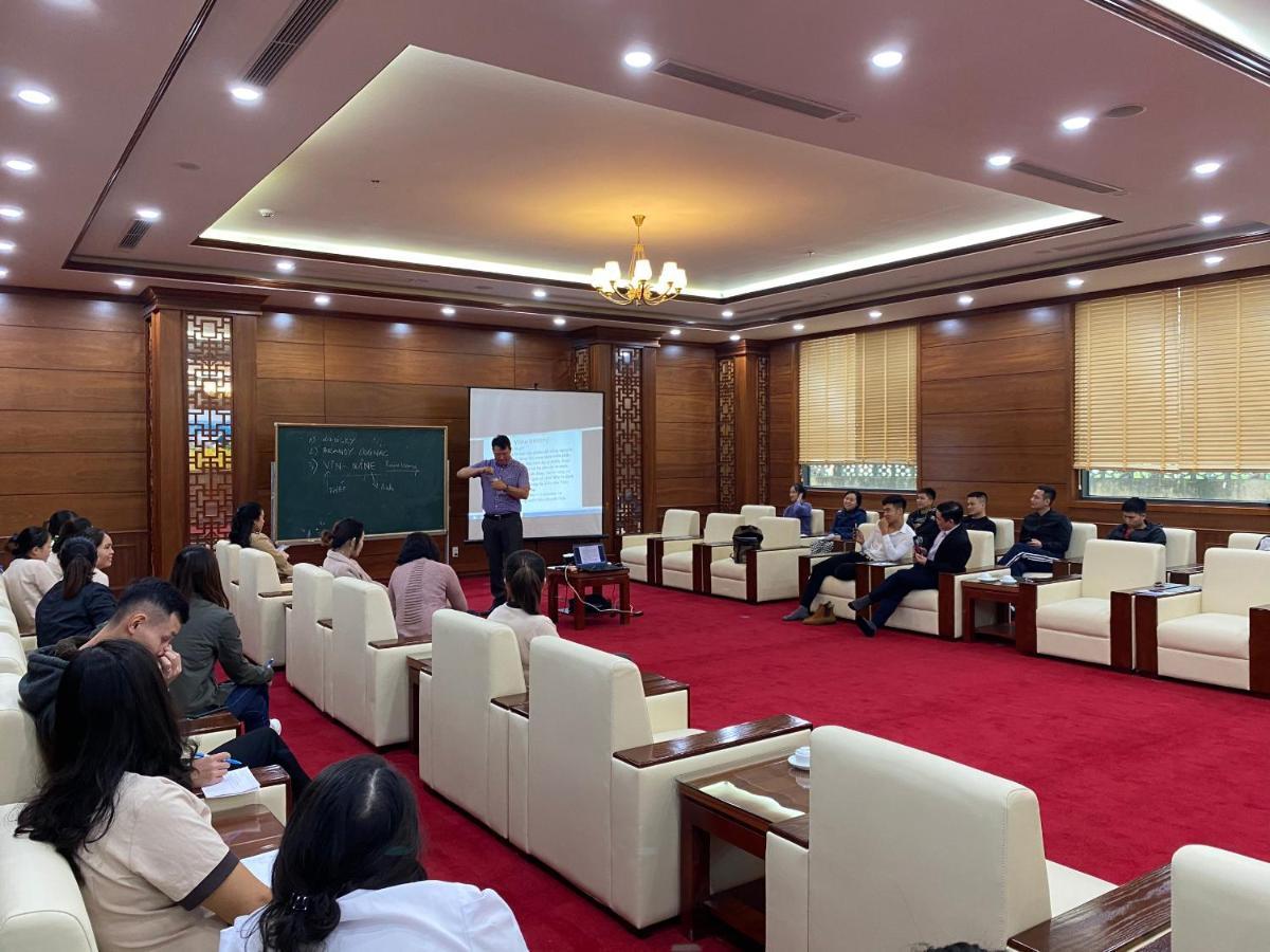 Khách Sạn A1 Lạng Sơn Esterno foto