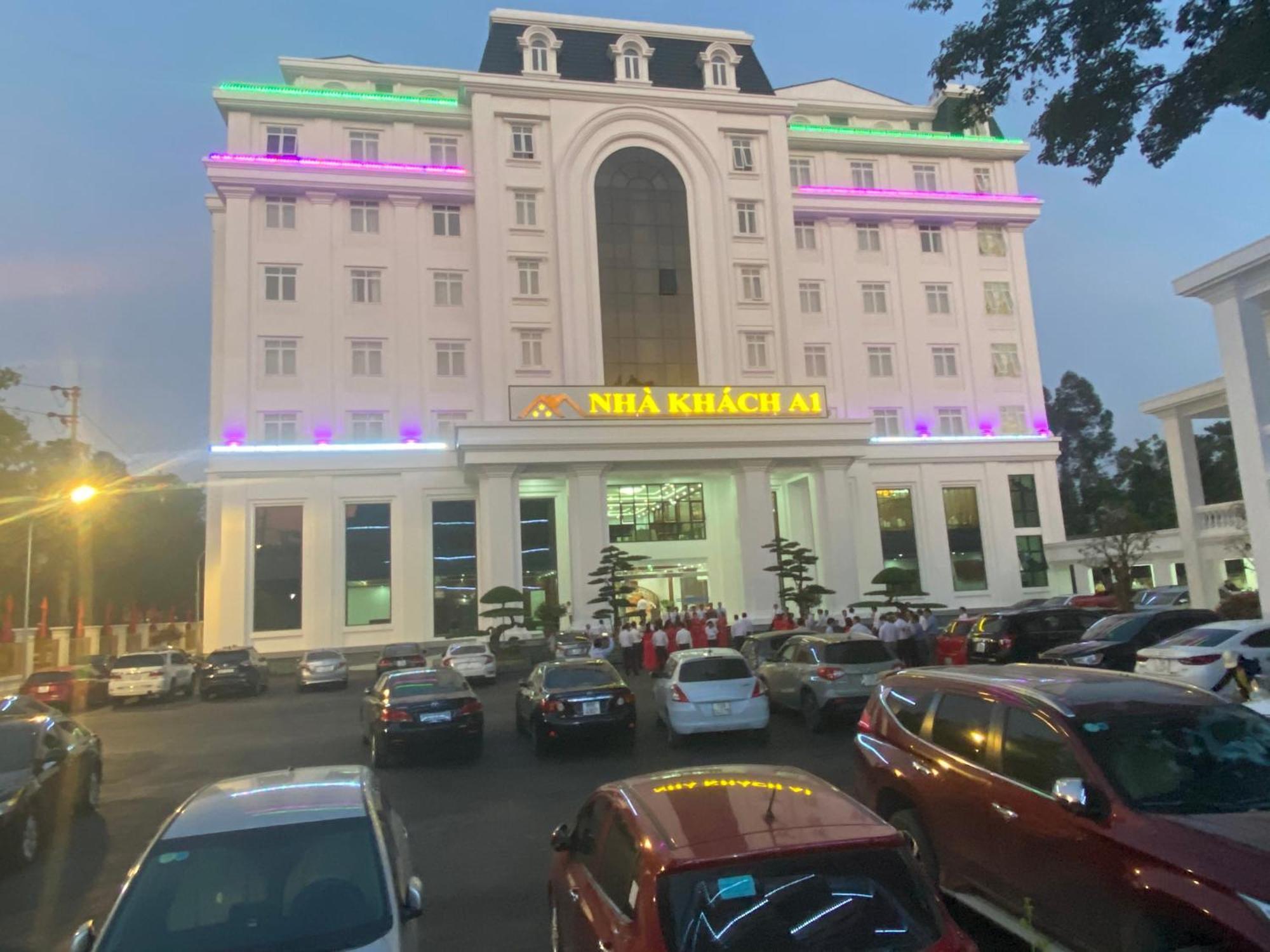 Khách Sạn A1 Lạng Sơn Esterno foto