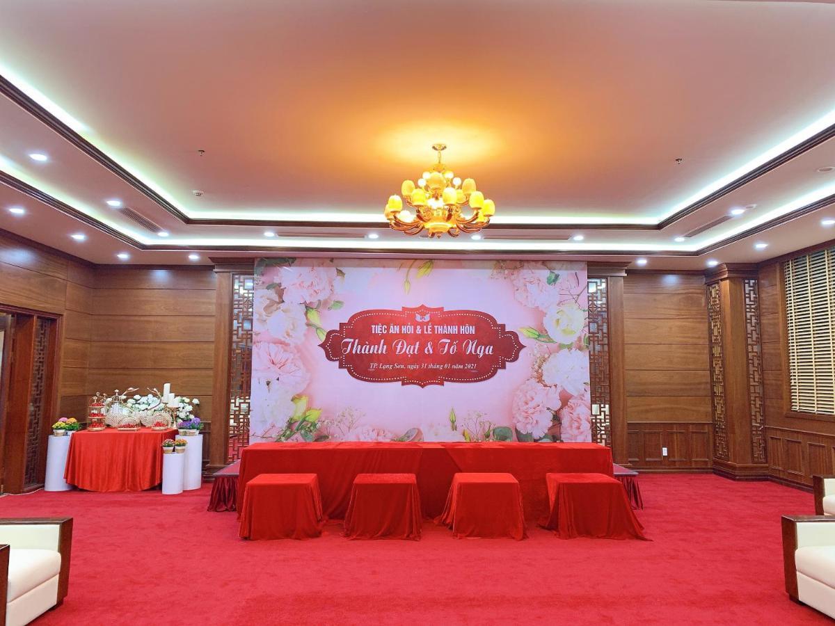 Khách Sạn A1 Lạng Sơn Esterno foto