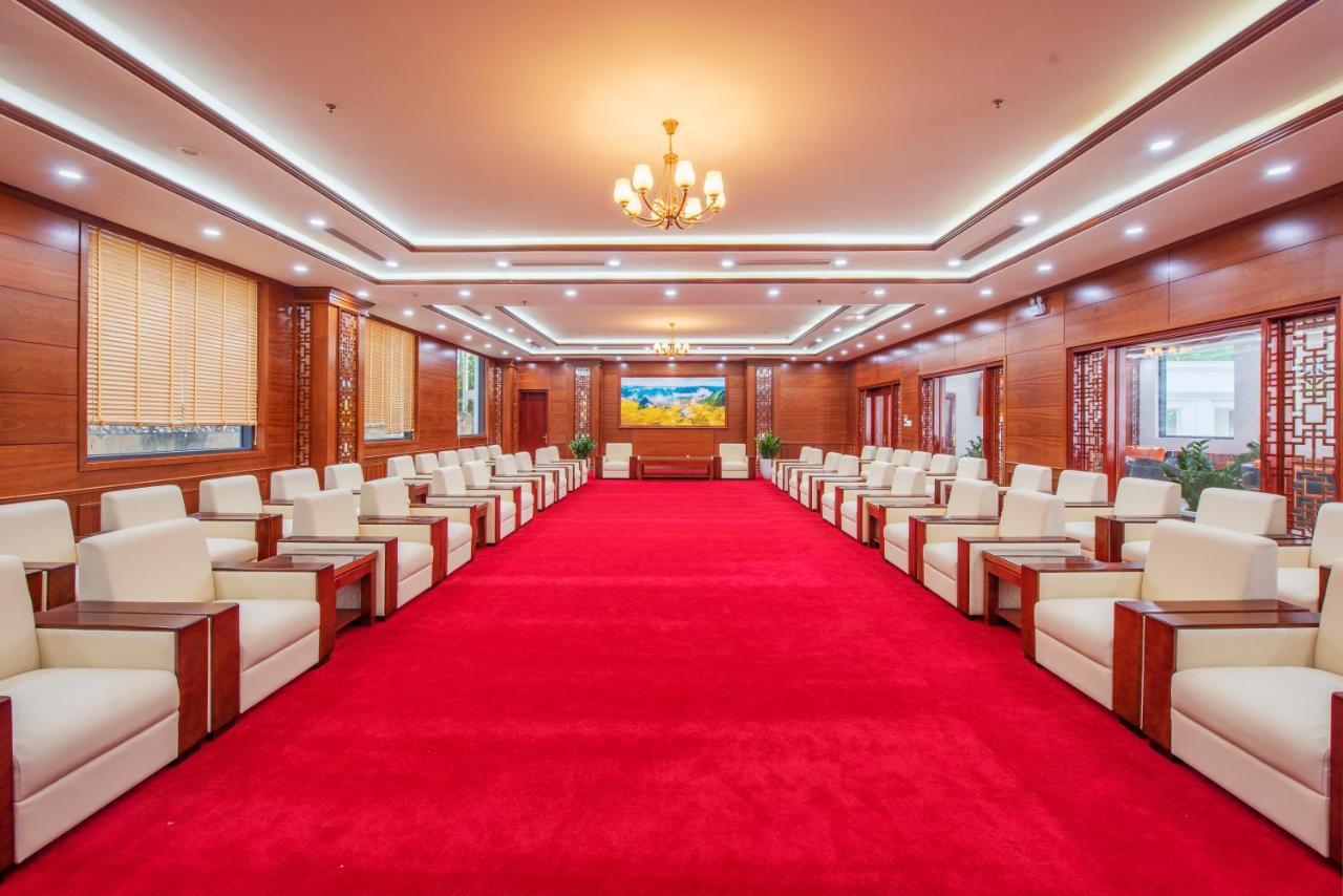 Khách Sạn A1 Lạng Sơn Esterno foto